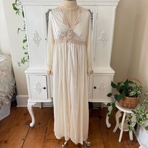 Vintage Penneys Lace Peignoir Set